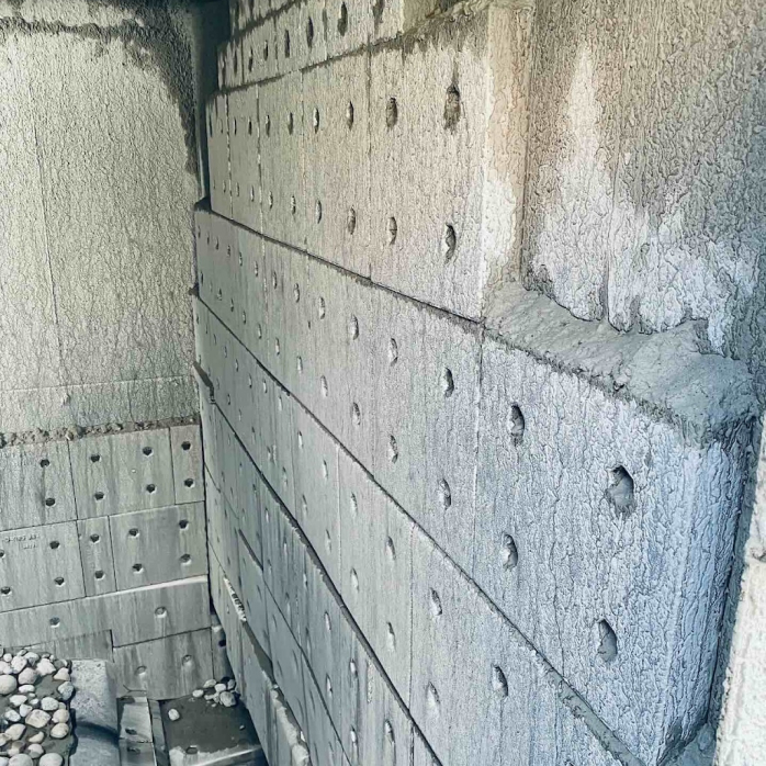 5 Lining of SAG mill discharge box.jpg